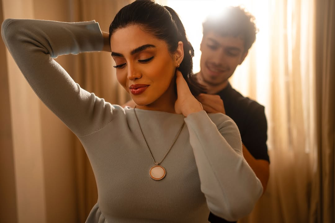 Feminine energy, quiet Confidence, and a Spirit that refuses to stay small !🌙🩷👸🏻🪄
.
Production Company: @minaanjamedia 
Model: @naaz_iz