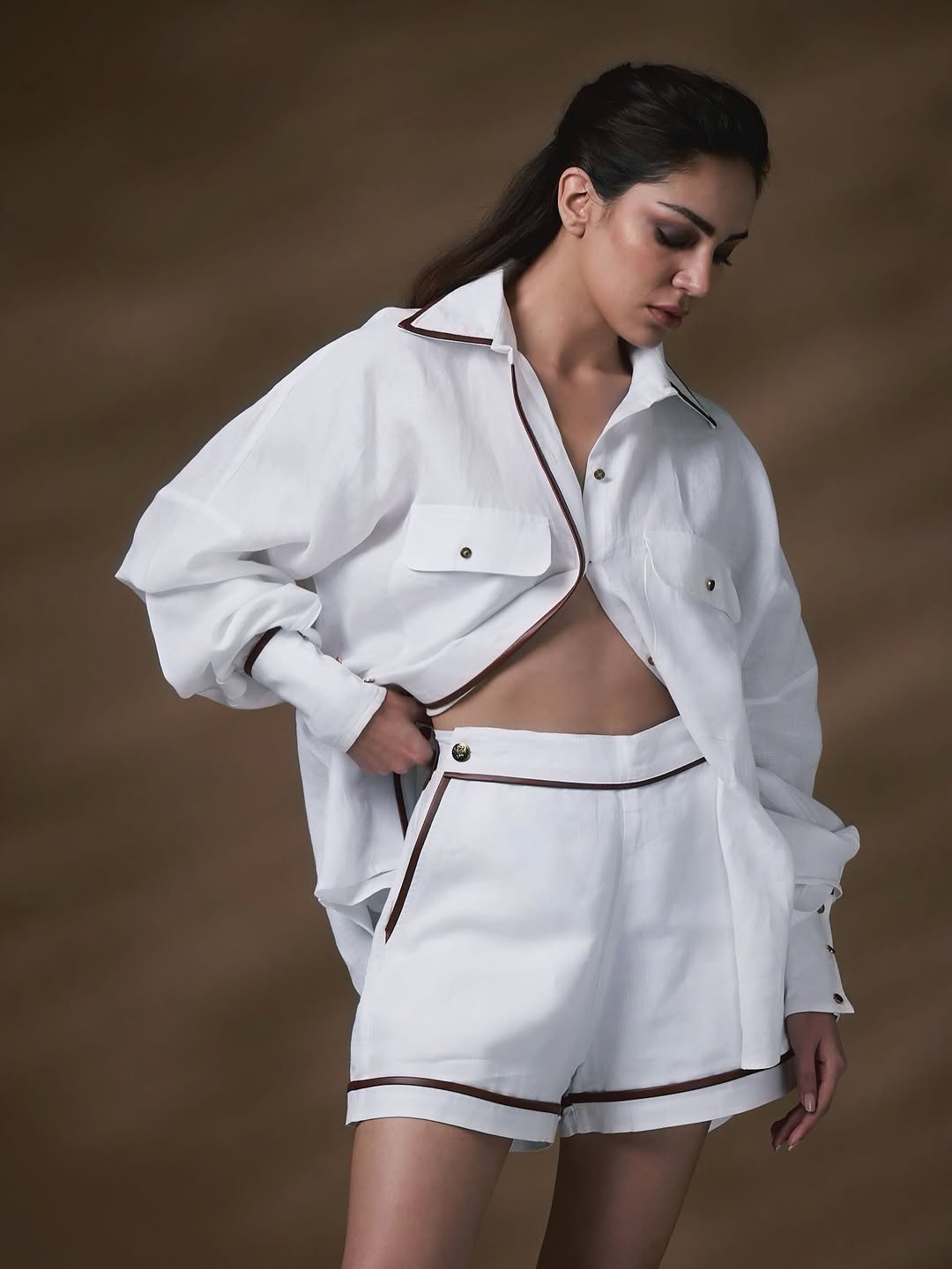 Wrapped in simplicity! #model #modelling #chicstyle